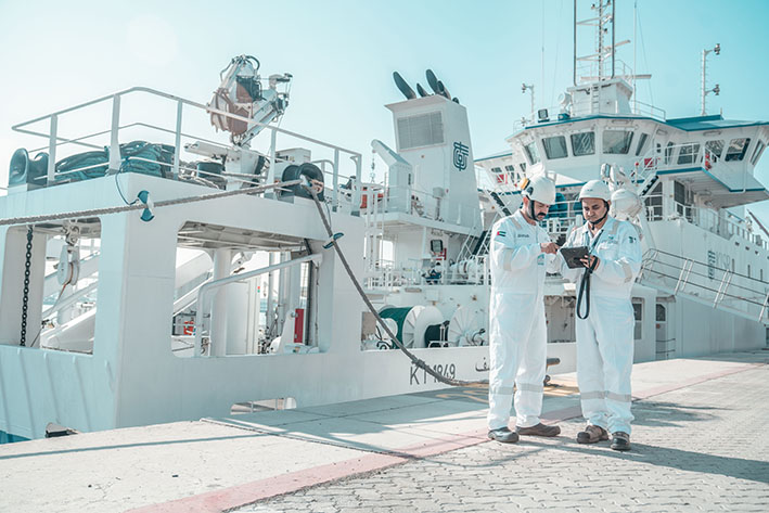 الموانئ والجمارك وصحة دبي تتعاونان لمكافحة الأمراض السارية على متن السفن القادمة إلى الإمارة