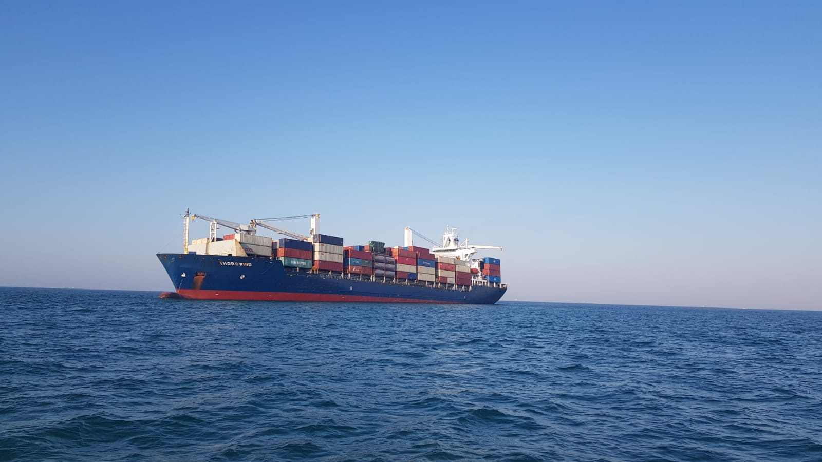 Saeed Al Maktoum: DMCA succeeds in floating a container ship that ran aground near Palm Deira